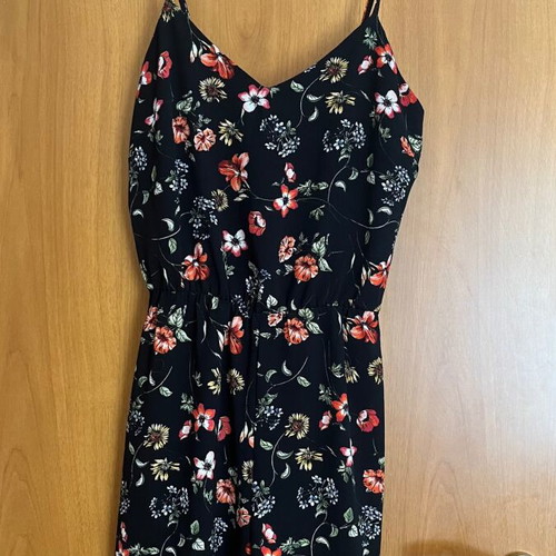 Stradivarius dress with straps black floral size S like new