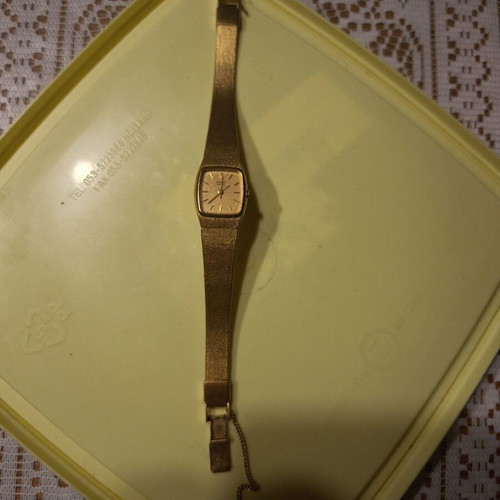 Seiko Quartz Gold-Tone Ladies Watch, vintage 1980s