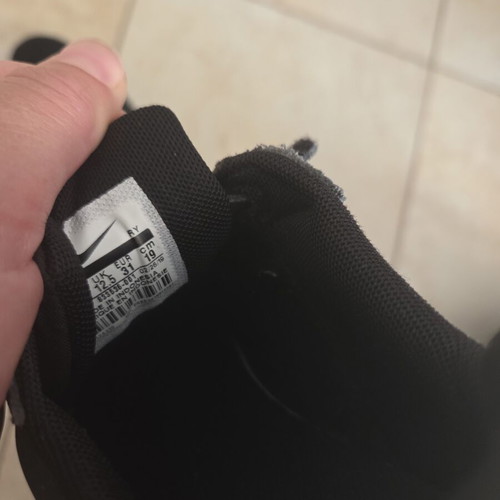 Nike αθλητικά παπούτσια νούμερο 31 σαν καινούργιο, μαύρα