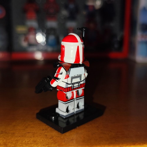 Commander Ganch Lego Star Wars minifigure with base and blasters