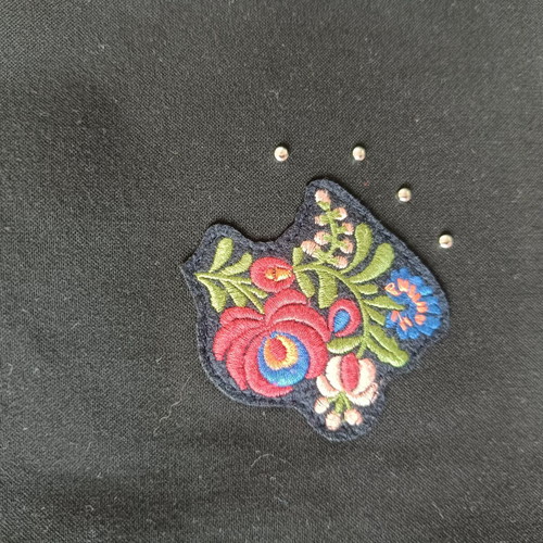 Zara skirt with embroidery like new