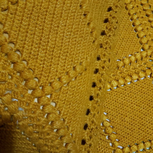 Knitted handmade blanket like new for double bed with pillow