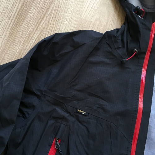Haglöfs Gore-Tex women's hooded jacket size S used, black