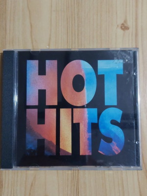 Hot Hits CD like new