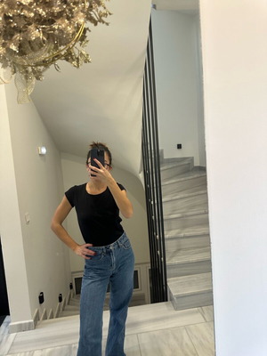 Black elastic t-shirt like new with silver detail