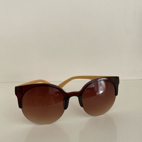 Handmade unisex sunglasses with wooden frame and polarised lenses, like new