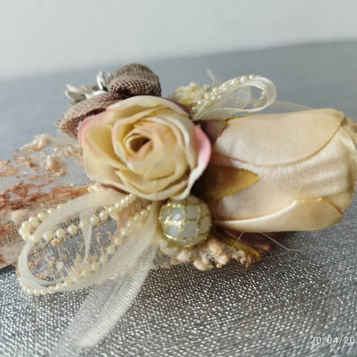 Hair clip with fabric flower like new, beige and pink