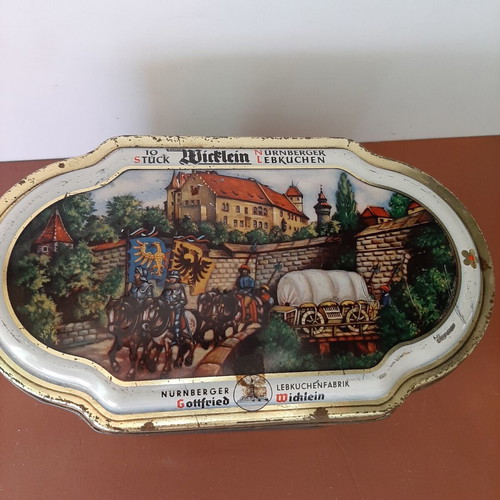 Gottfried Wicklein vintage metal cookie tin with Nuremberg scenes
