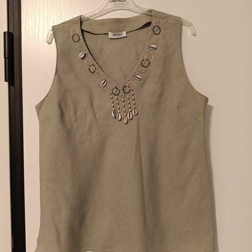 Danilo sleeveless linen blouse sage green, like new