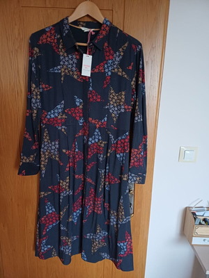 Dress new, size M, dark green with colorful stars