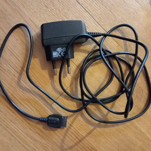 Chargers used, lot of old with various types of cables