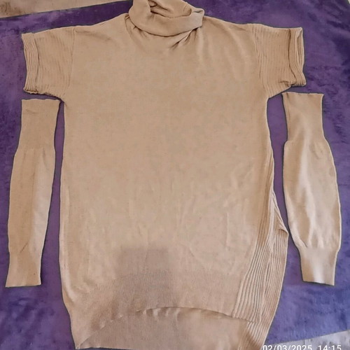 Sarah Lawrence women's sweater like new, turtleneck, size L, beige
