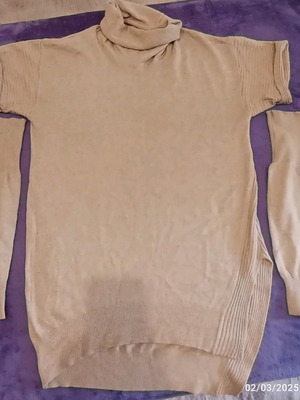 Sarah Lawrence women's sweater like new, turtleneck, size L, beige