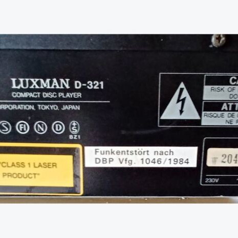 Luxman D-321 CD player