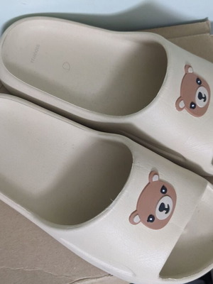 Girls' flip-flops used size 33-34 beige with bear design