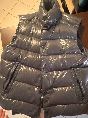 Moncler vest size 3 like new, grey