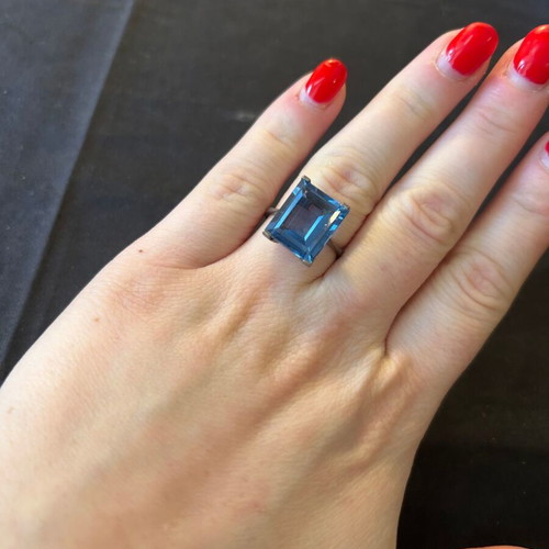 Silver 925 ring with blue stone like new