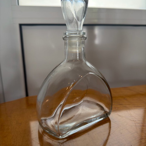 Glass decanter used 21 cm with stopper, elegant design