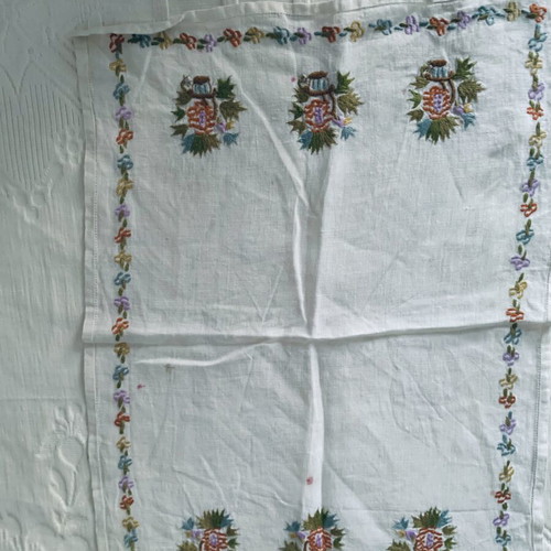 Vintage handmade embroidery set of 5 pieces linen and lace, like new
