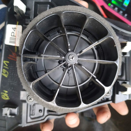 Airflow grille Toyota Auris 2016 used 55404-02200