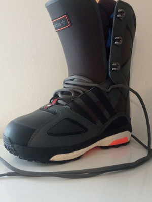 Adidas Gold Level Snowboard Boots size 42 new