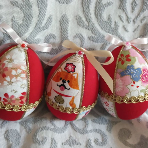 Set of 3 decorative Easter eggs 8 cm, like new, red