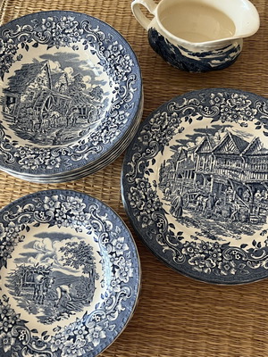 Vintage Royal Tudor Ware 21-Piece Dinner Set 17th Century England Ironstone