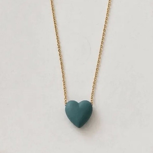 Necklace with petrol heart pendant