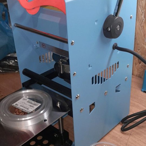 Sealing machine for plastic bowls and cups new