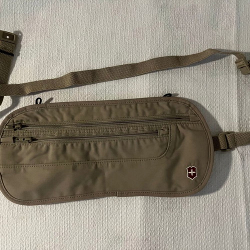 Victorinox Travel Belt Bag like new, khaki color