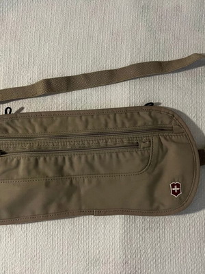 Victorinox Travel Belt Bag like new, khaki color