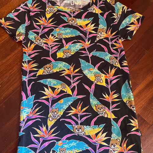 Moschino Swim Toy Teddy T-shirt small used, tropical