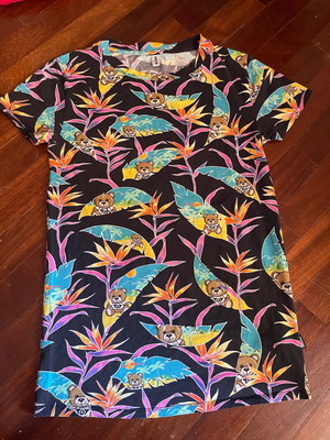 Moschino Swim Toy Teddy T-shirt small used, tropical