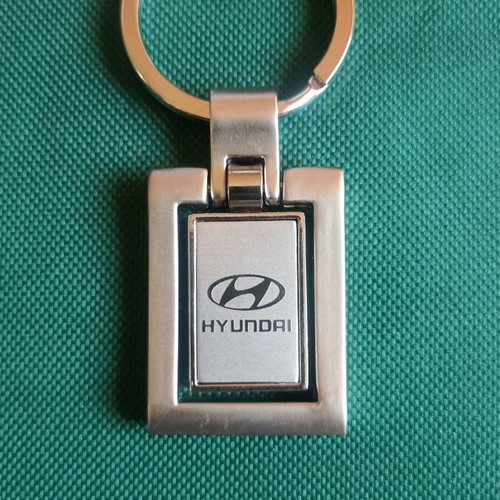 Vintage Hyundai spinning keychain, New Old Stock, heavy metal 38g