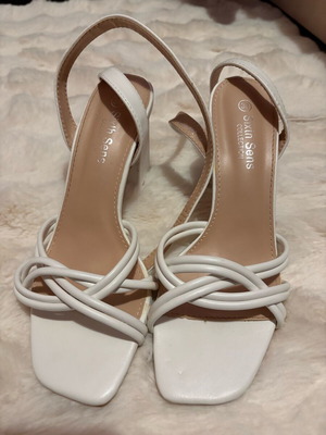 White sandal size 38 like new