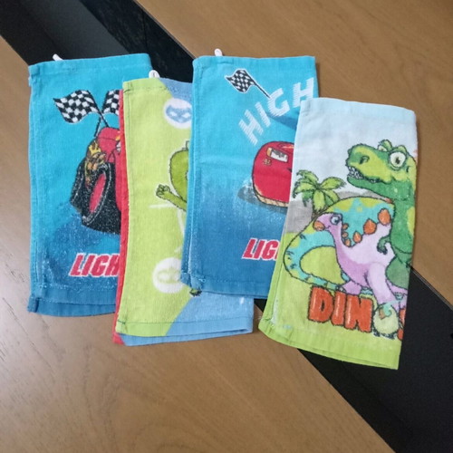 Set of 4 kindergarten washcloths