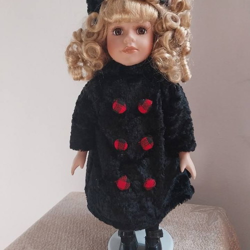 Vintage porcelain doll winter like new from Collector's Choice collection