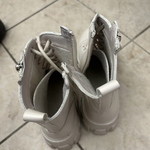 Boots size 39 new