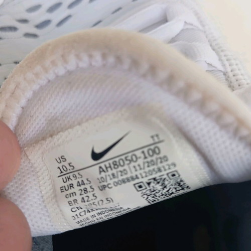 Nike Air Max 270 sneakers size 44.5 like new, white
