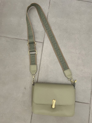 Small crossbody bag like new with slight clasp wear