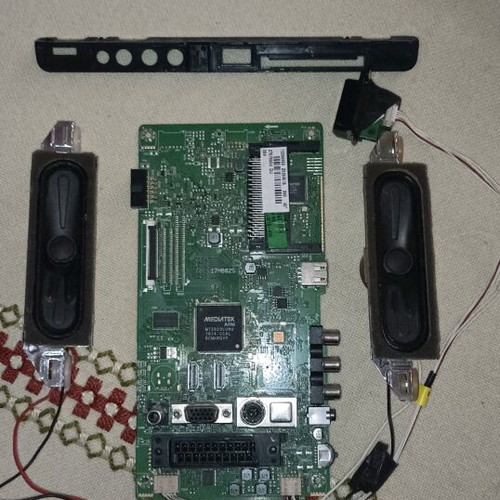 JVC LT40V550 motherboard with speakers and remote used
