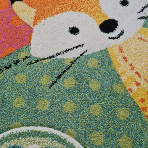 Children's rug used in excellent condition