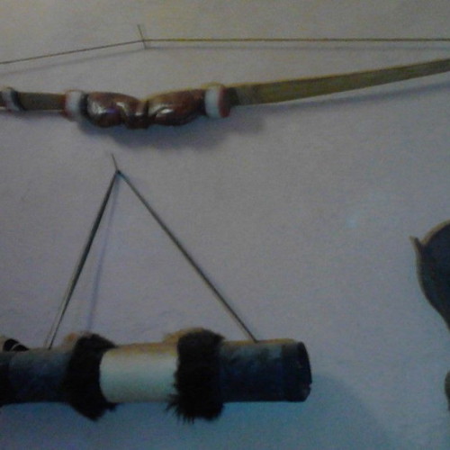 Decorative Bow and Arrows like new