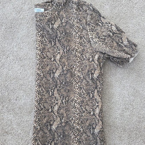 Zara women's t-shirt with snake print, like new, size S