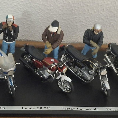 Joe Bar Team Collection Solido motorcycle set 1:18 scale, like new