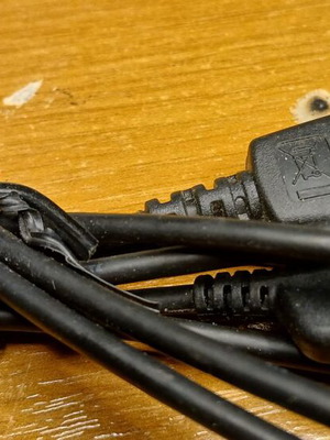 Samsung PCB220DD charging and data cable unused