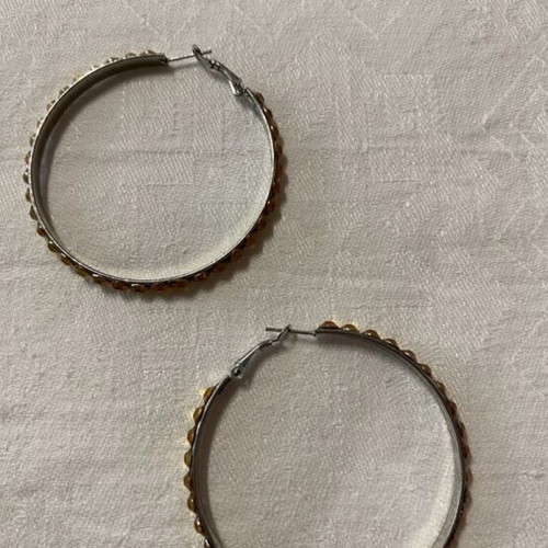 Hoop earrings like new with yellow rhinestones and amber stones