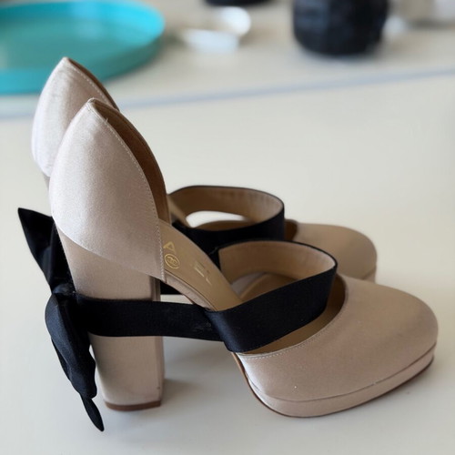 Chanel Satin Bow Pumps Nude Black size 38 used