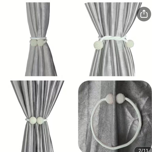 Curtain tiebacks like new, set of 2 with magnetic clasp