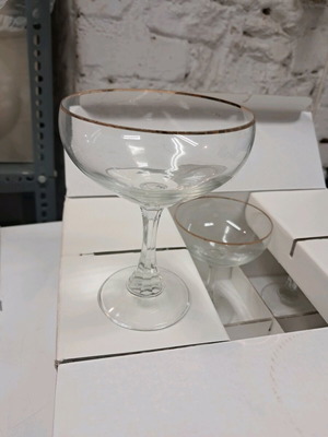 Set of 6 crystal Champagne Coupe / Martini glasses with gold rim new